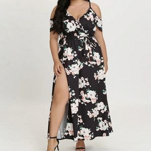 NWT Cold Shoulder Floral Dress